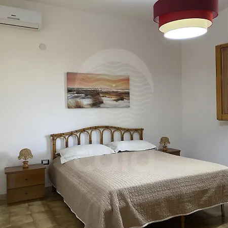 Semesterbostad Sunshine By Cala Salento