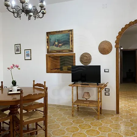 Semesterbostad Sunshine By Cala Salento *